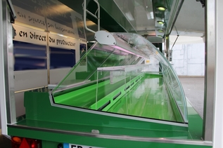 R 5+2 remorque vitrine à poteaux latéraux