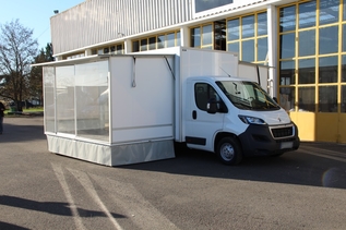 Show room truck