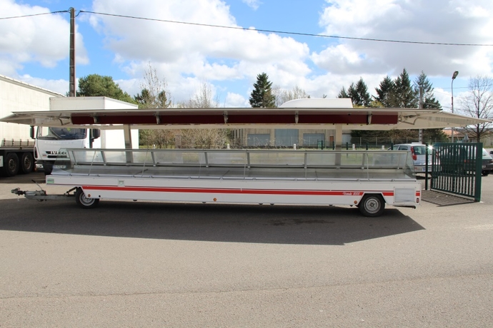 REMORQUE VITRINE 8 METRES --- 24 000€