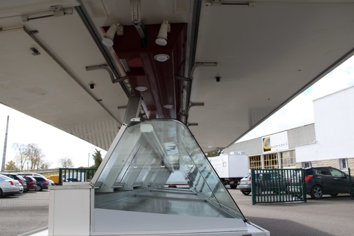 REMORQUE VITRINE 8 METRES --- 24 000€