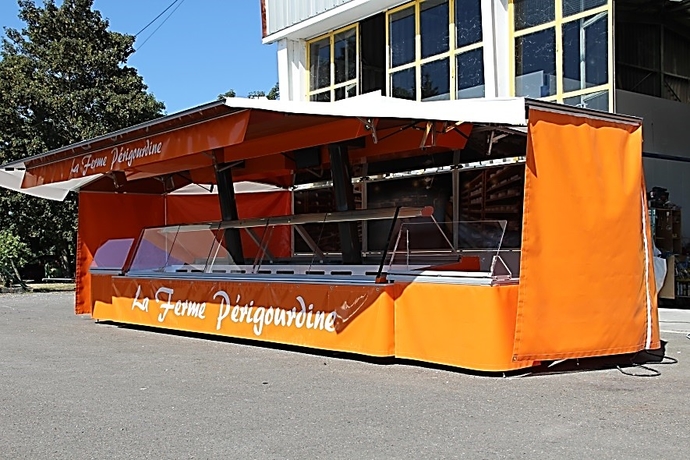 R 5+2 remorque vitrine à poteaux centraux