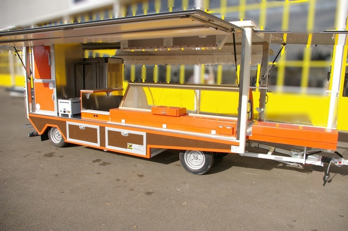 R 5+2 remorque vitrine rotisseur traiteur