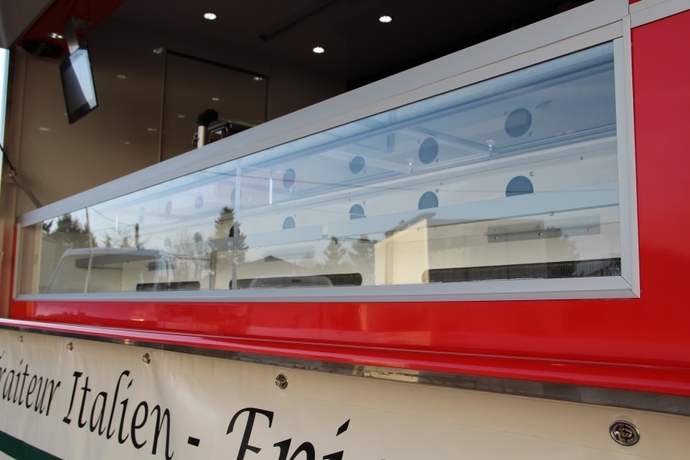 CAMION TRAITEUR & EPICERIE - VITRINE 3 M - 23 000KM - 1183€ HT/mois