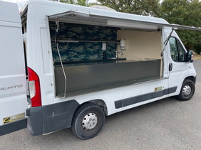 CAMION FLEURISTE - 104 000 KM - 20000€ TTC