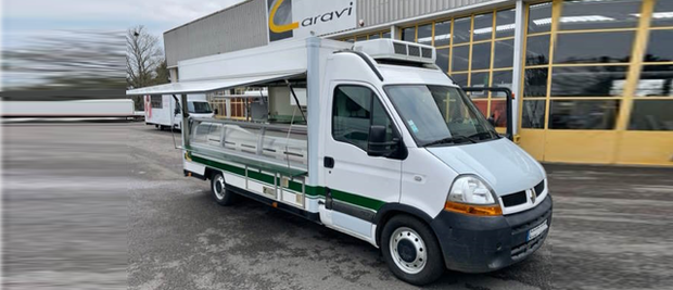 CAMION MAGASIN MARCHES ET TOURNEES ----25 000€