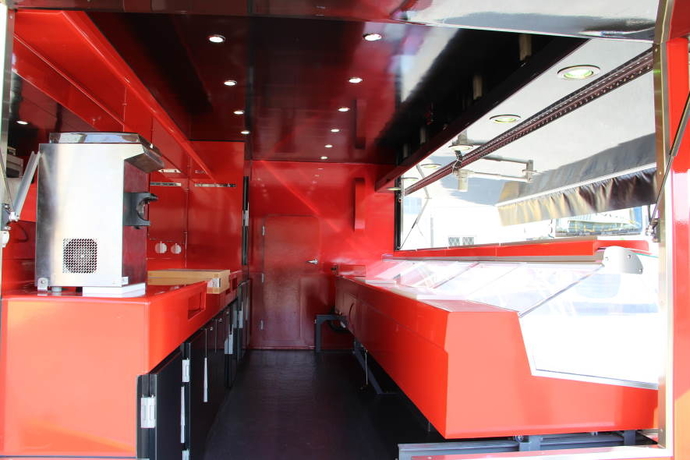 Camion boucher modèle 5000, 13 500 Km -----74 000€