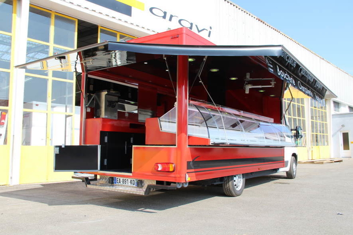 Camion boucher modèle 5000, 13 500 Km -----74 000€