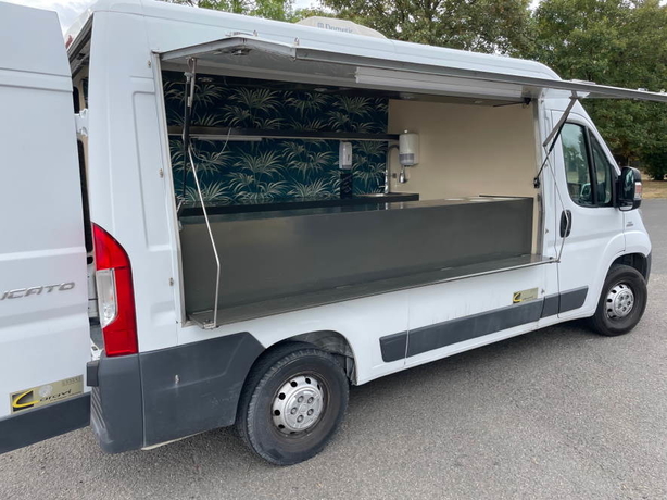 CAMION FLEURISTE - 104 000 KM - 20000€ TTC