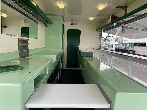 CAMION MAGASIN MARCHES ET TOURNEES ----25 000€