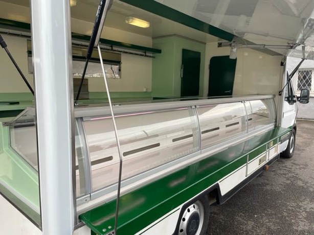 CAMION MAGASIN MARCHES ET TOURNEES ----25 000€