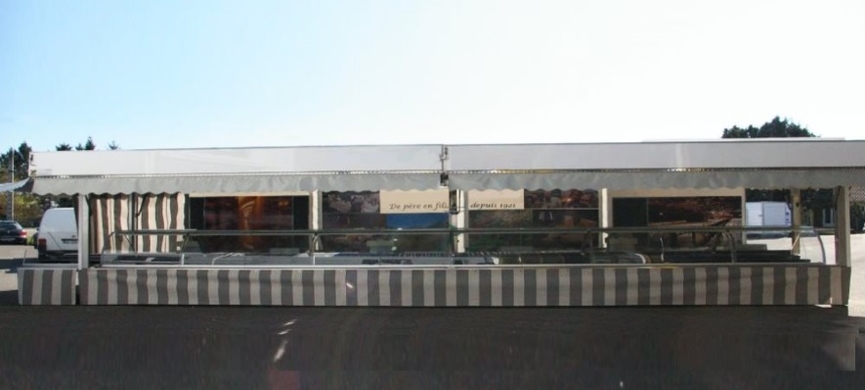 R. 11+2 remorque vitrine